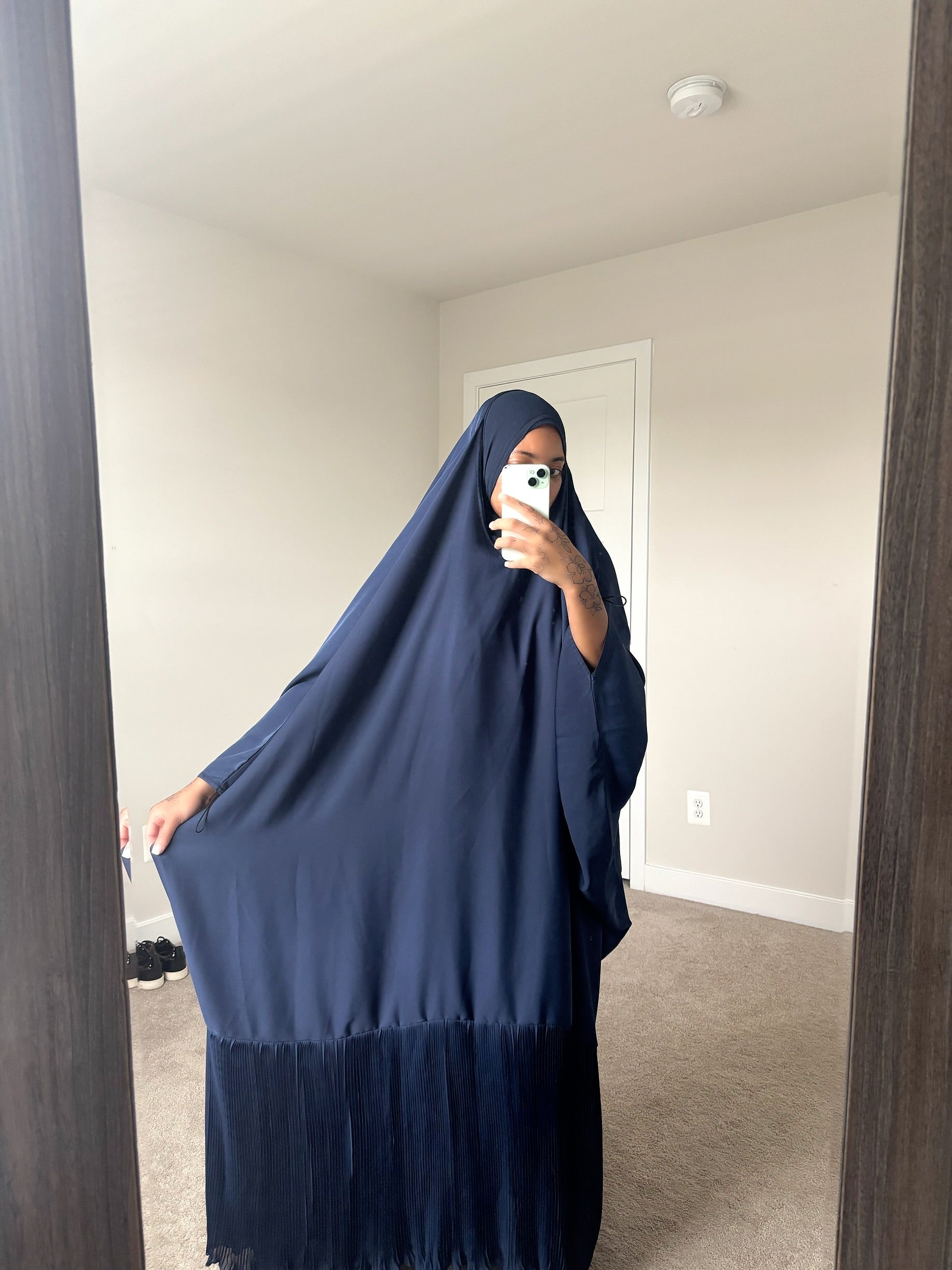 Small pleats overhead